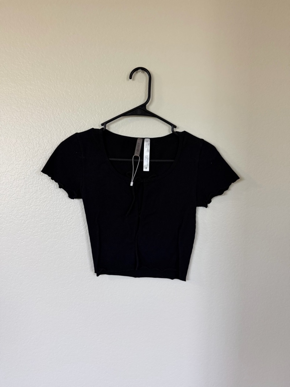 Women's Black Ribbed Short Sleeve Cropped Top